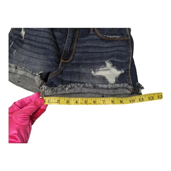 Hollister Short - Short Womens Size 7/W28 Dark Wash Ripped High Rise 2" Inseam - Picture 9 of 9